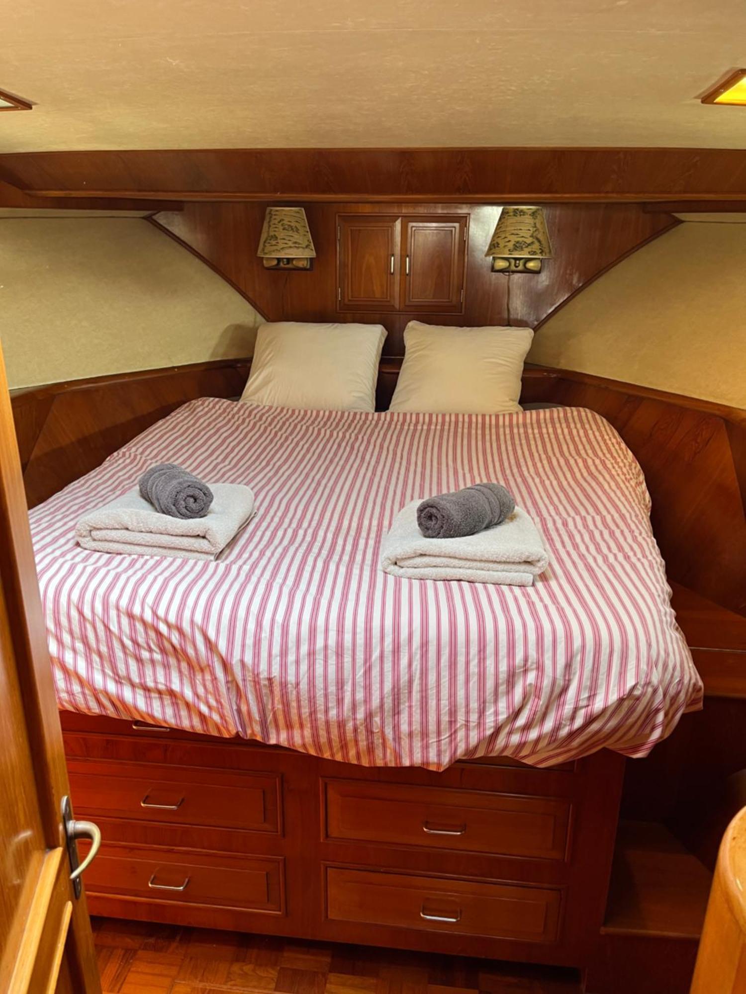 Yacht Moineau Vi Botel Deauville