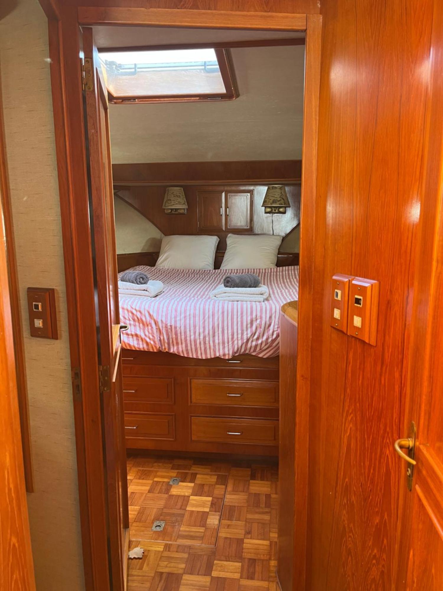 Botel Yacht Moineau Vi